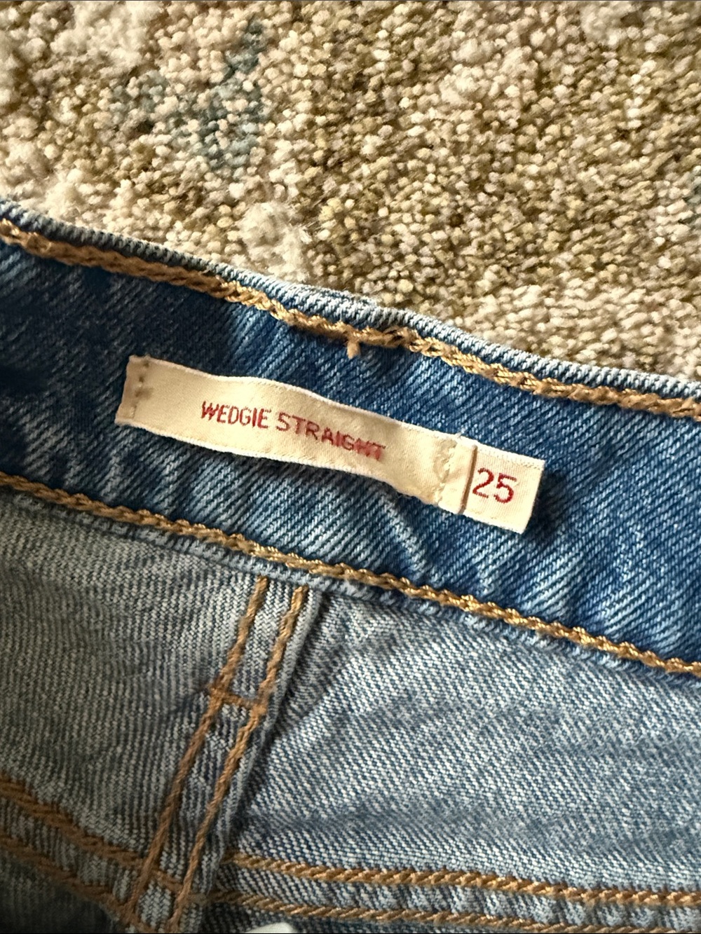 Levi’s wedgie Straight-Leg Jeans - Picture 2 of 5